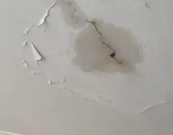 东昌阳台漏水维修公司分享下屋面防水工程质量问题原因分析